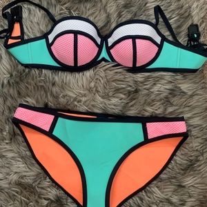 Triangl 2 piece bikini